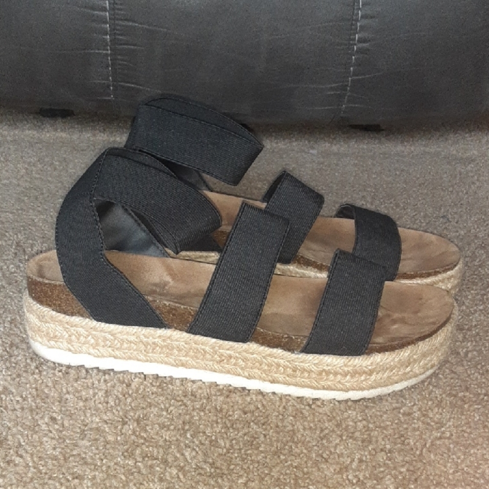 Time and Tru Black Elastic Platform Espadrille Sandals